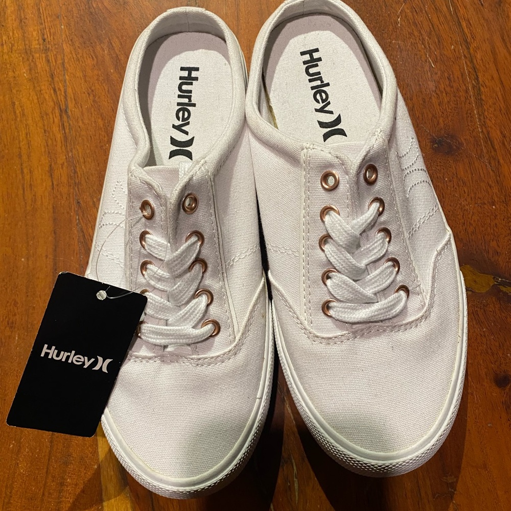 NWT Hurley Kayo White Canvas Mules women’s size 6